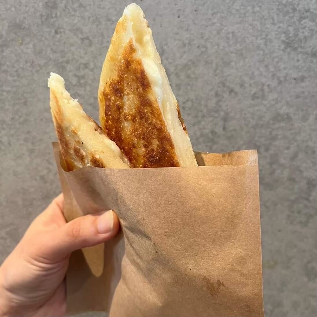 ロウロウサンド