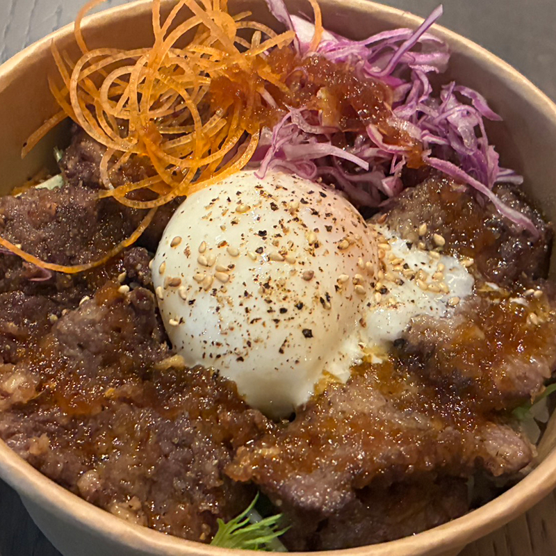 ジビエ工業：エゾシカ肉の唐揚げ丼